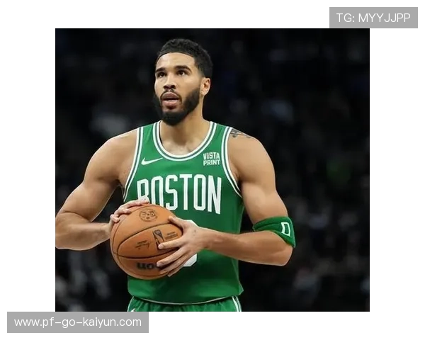 塔图姆强攻篮下，凯尔特人持续施压